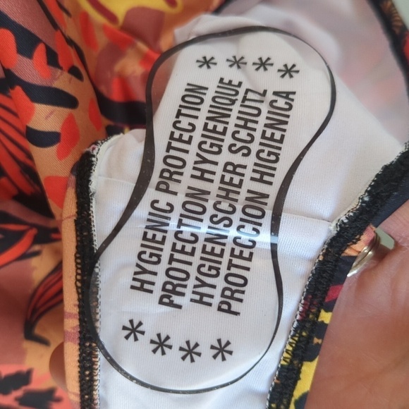 Averie Narelle Retro One-Piece Swimsuit in Rouge Floral & Stripe Recycled XS - Picture 9 of 12